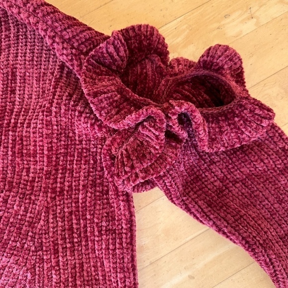Romeo and Juliet couture Ruffled sleeve sweater, small - Picture 6 of 7